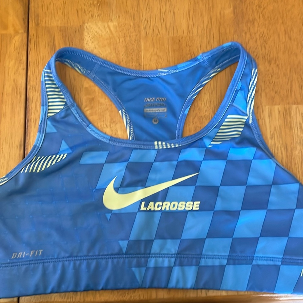 Nike PRO LACROSSE sports bra, SZ M. Slight rub spot see photo